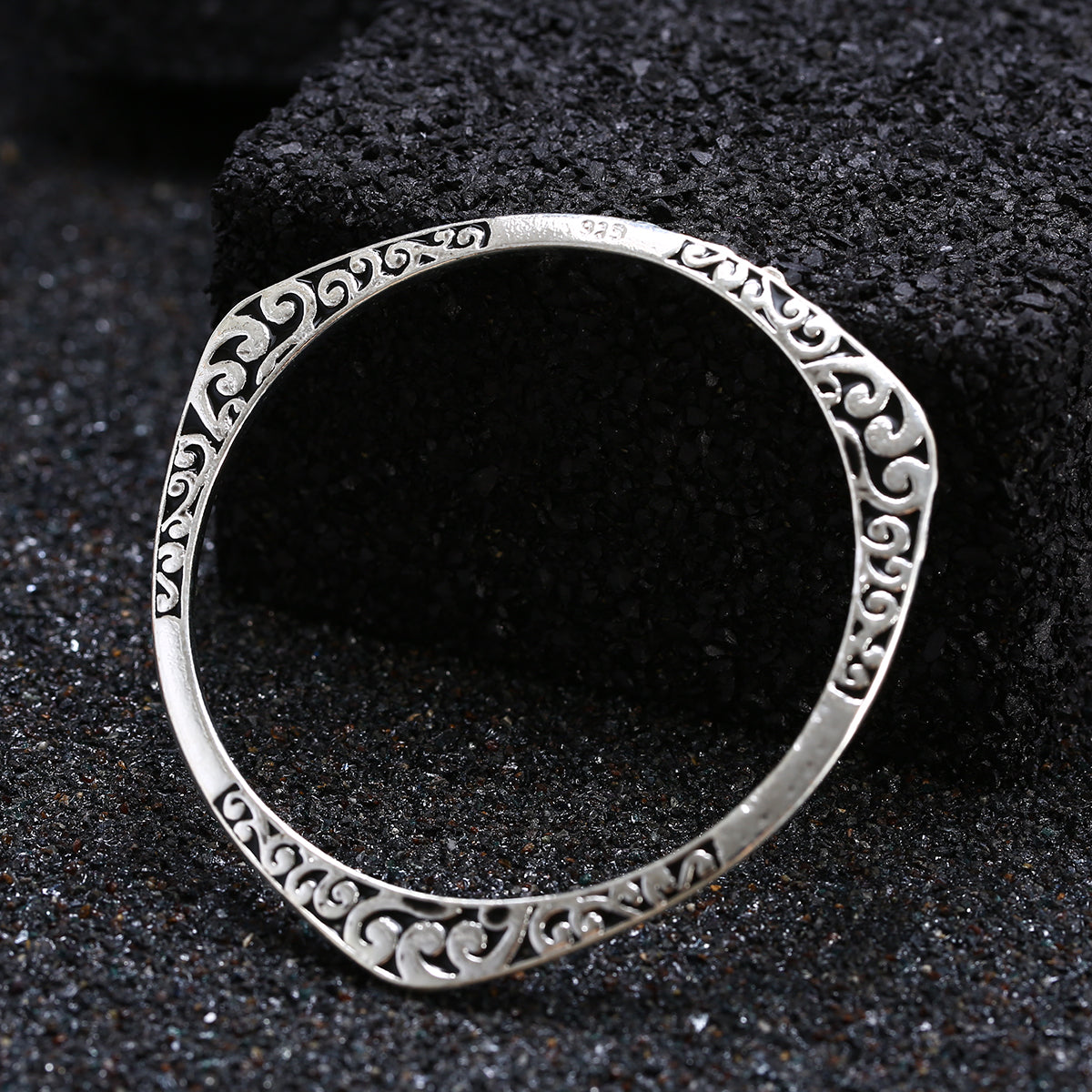 Vintage Floral Design Thai Silver Bracelet (Elegant)